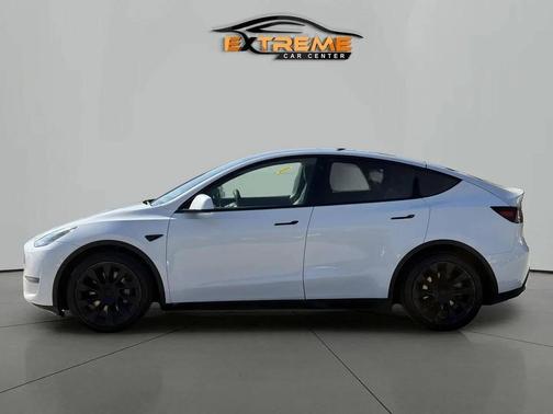 2022 Tesla Model Y Long Range Dual Motor All-Wheel Drive