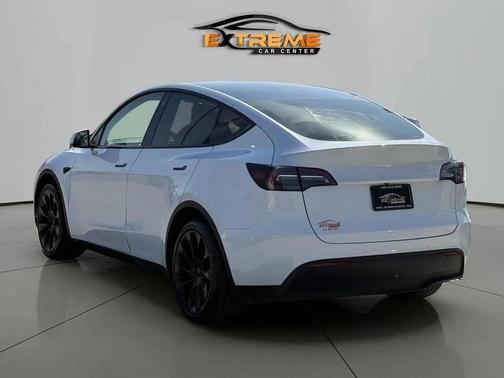 2022 Tesla Model Y Long Range Dual Motor All-Wheel Drive