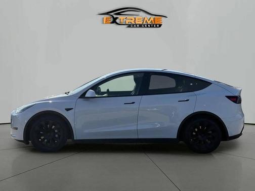 2022 Tesla Model Y Long Range Dual Motor All-Wheel Drive