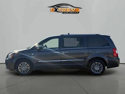 2014 Chrysler Town & Country Touring-L