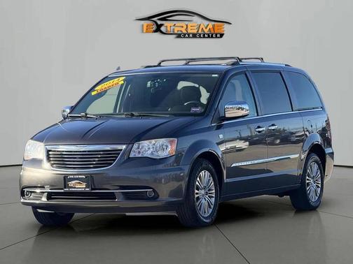 2014 Chrysler Town & Country Touring-L