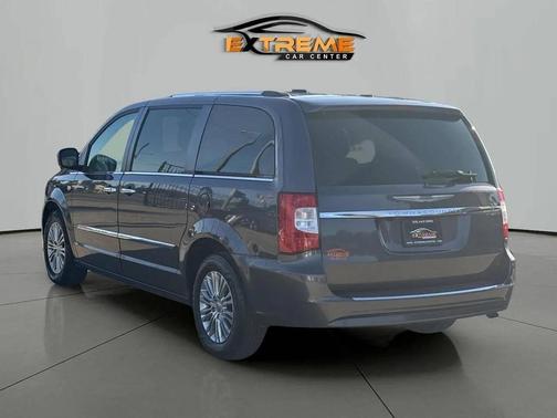 2014 Chrysler Town & Country Touring-L