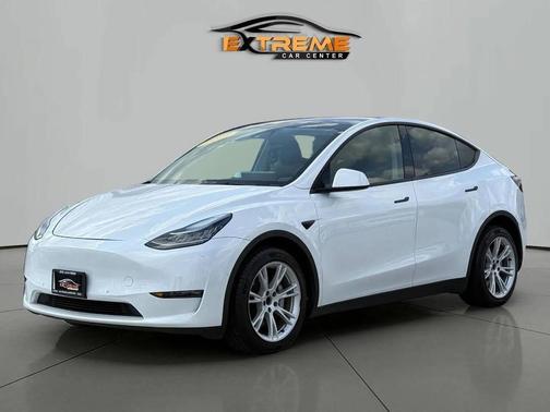 2022 Tesla Model Y Long Range Dual Motor All-Wheel Drive