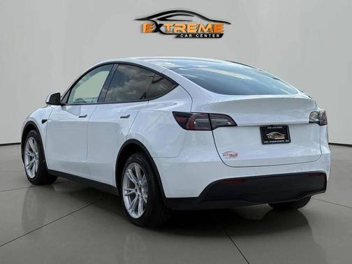 2022 Tesla Model Y Long Range Dual Motor All-Wheel Drive