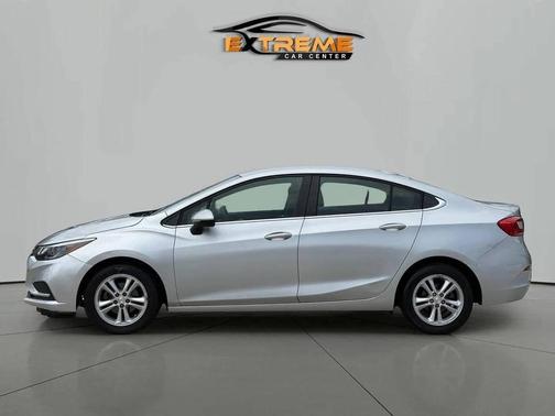 Silver Ice Metallic 2017 Chevrolet Cruze LT