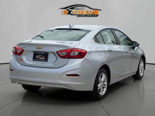 Silver Ice Metallic 2017 Chevrolet Cruze LT