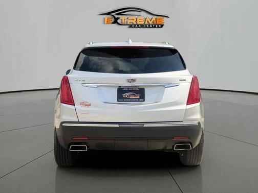 Radiant Silver Metallic 2018 Cadillac XT5 Luxury