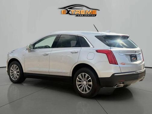 Radiant Silver Metallic 2018 Cadillac XT5 Luxury