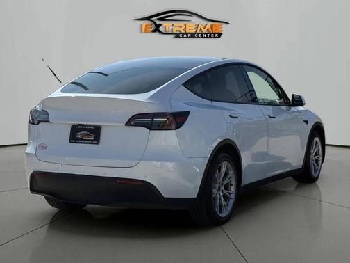 2022 Tesla Model Y Long Range Dual Motor All-Wheel Drive