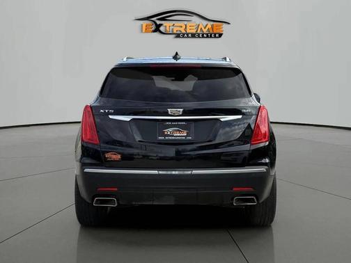Stellar Black Metallic 2017 Cadillac XT5 Luxury