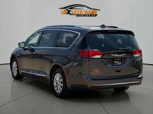 2018 Chrysler Pacifica Touring-L