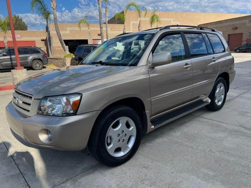 2004 Toyota Highlander Base