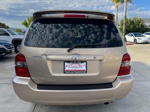 2004 Toyota Highlander Base