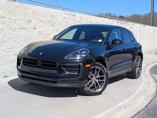 Jet Black 2025 Porsche Macan