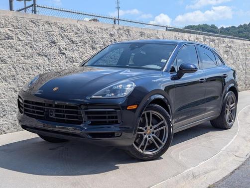 Moonlight Blue Metallic 2022 Porsche Cayenne