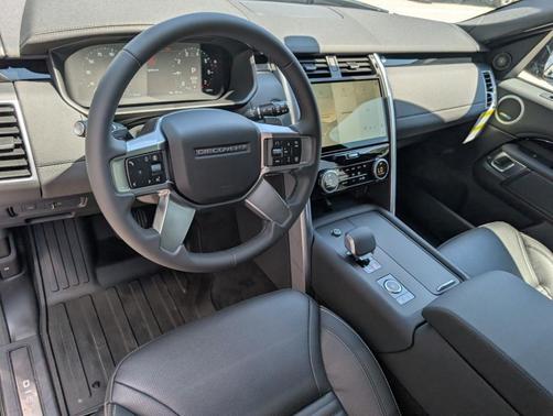 Santorini Black 2026 Land Rover Discovery S