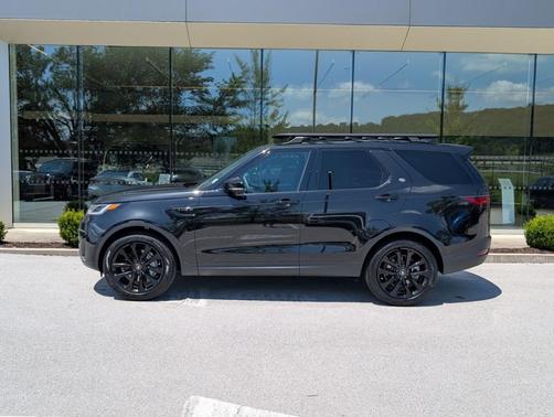 Santorini Black 2026 Land Rover Discovery S