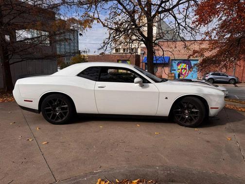 2016 Dodge Challenger R/T Scat Pack