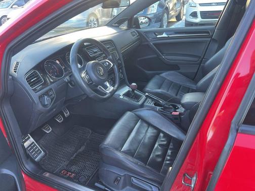 2016 Volkswagen Golf GTI 2.0T SE 4-Door