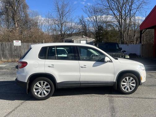 2009 Volkswagen Tiguan Base