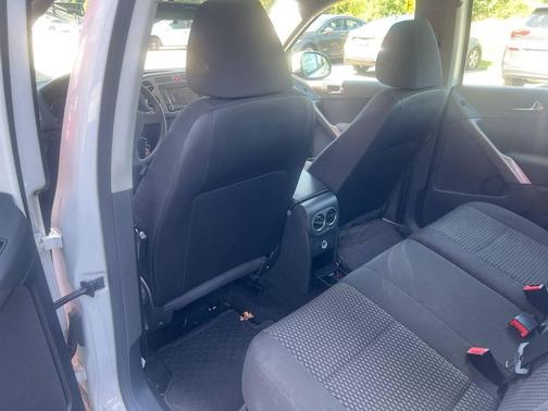 2009 Volkswagen Tiguan Base