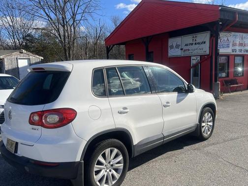 2009 Volkswagen Tiguan Base