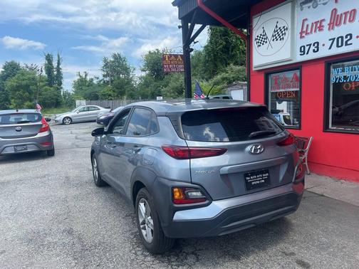 Gray 2020 Hyundai KONA SE 4dr Crossover