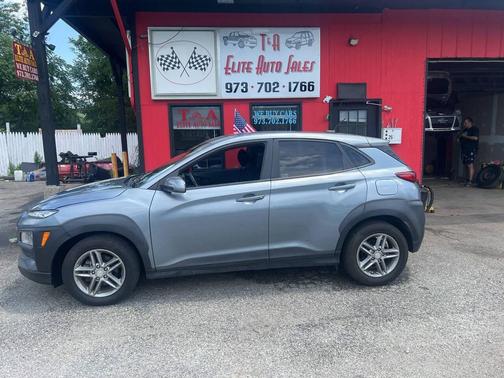 Gray 2020 Hyundai KONA SE 4dr Crossover