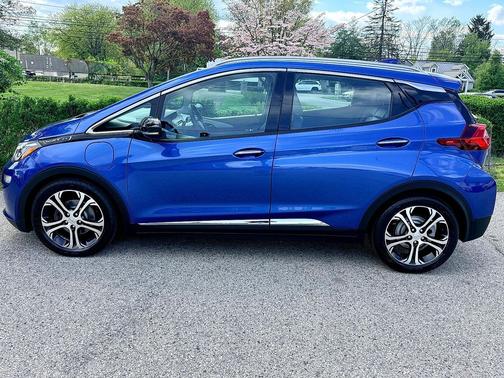 Blue Metallic 2017 Chevrolet Bolt EV Premier