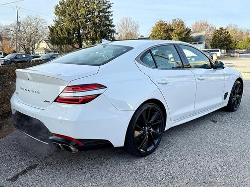 2023 Genesis G70 2.0T AWD