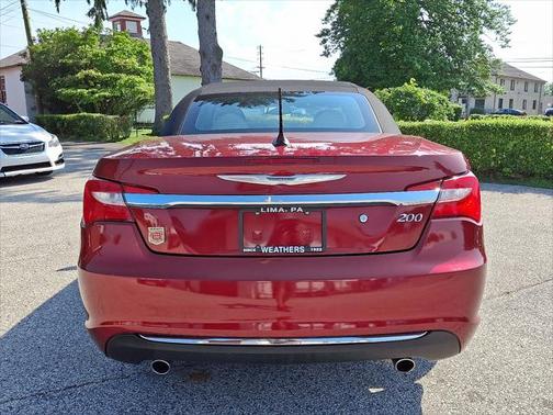 2014 Chrysler 200 Limited