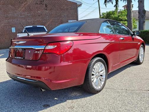 2014 Chrysler 200 Limited