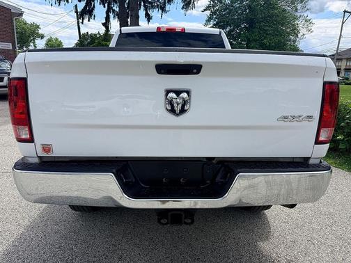 Bright White Clearcoat 2018 RAM 2500 Tradesman Crew Cab 4x4 6'4' Box