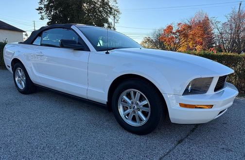 2006 Ford Mustang Deluxe
