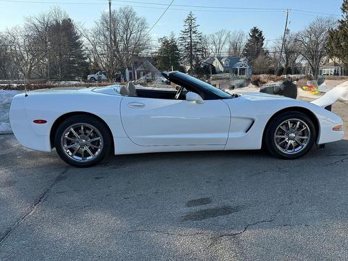 2004 Chevrolet Corvette Base