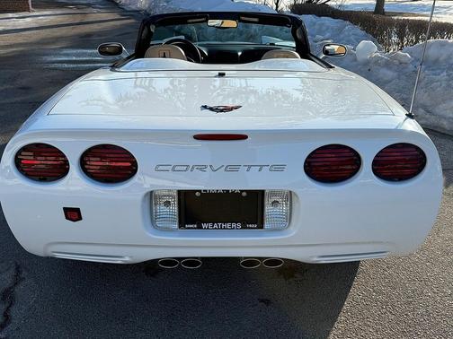 2004 Chevrolet Corvette Base