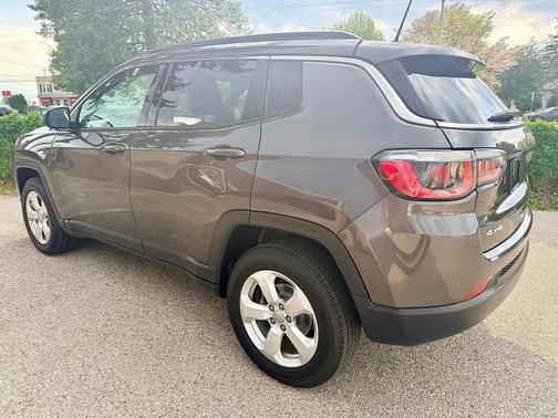 Granite Crystal Metallic Clearcoat 2019 Jeep Compass Latitude