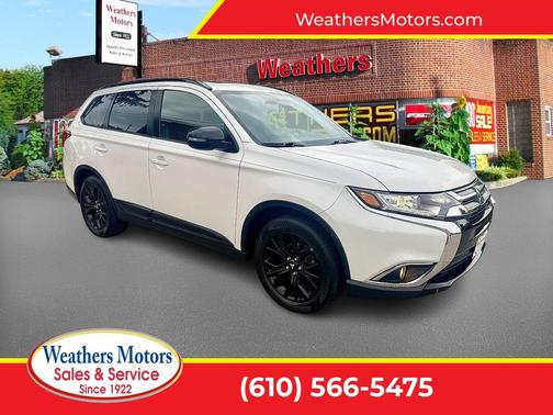 Diamond White Pearl 2018 Mitsubishi Outlander SE