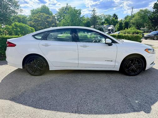 Oxford White 2018 Ford Fusion Hybrid S