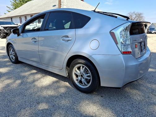 Classic Silver Metallic - 1F7 2011 Toyota Prius One