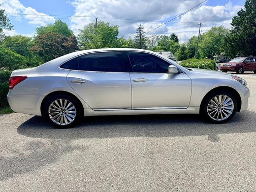 Platinum Metallic 2014 Hyundai Equus Signature