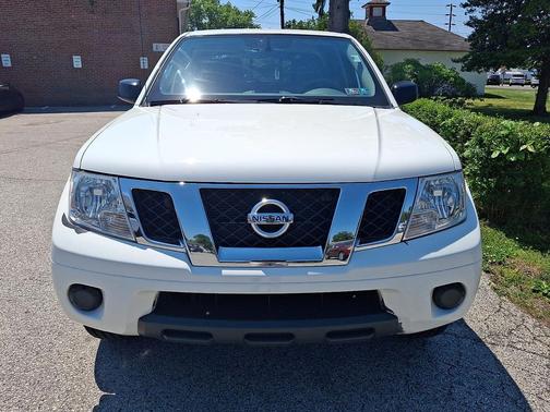 Glacier White 2021 Nissan Frontier SV