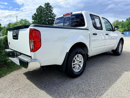Glacier White 2021 Nissan Frontier SV