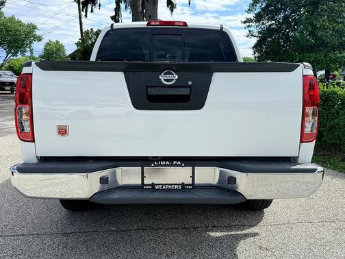 Glacier White 2021 Nissan Frontier SV