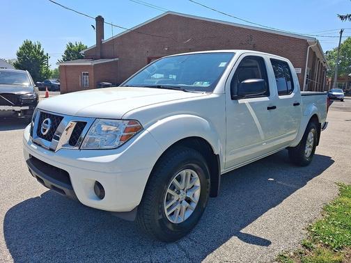 Glacier White 2021 Nissan Frontier SV