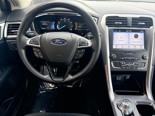 Ingot Silver Metallic 2019 Ford Fusion SE