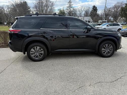 2023 Nissan Pathfinder SV 4WD