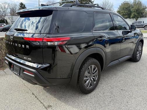 2023 Nissan Pathfinder SV 4WD