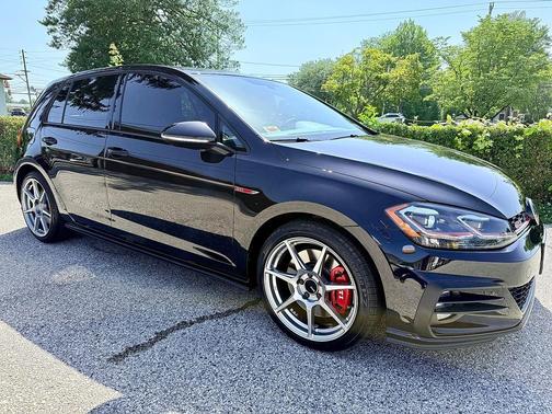 Deep Black 2020 Volkswagen Golf GTI 2.0T SE DSG