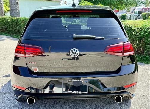 Deep Black 2020 Volkswagen Golf GTI 2.0T SE DSG
